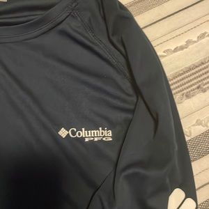 Men’s Navy Columbia PFG fishing shirt size Large Terminal Tackle